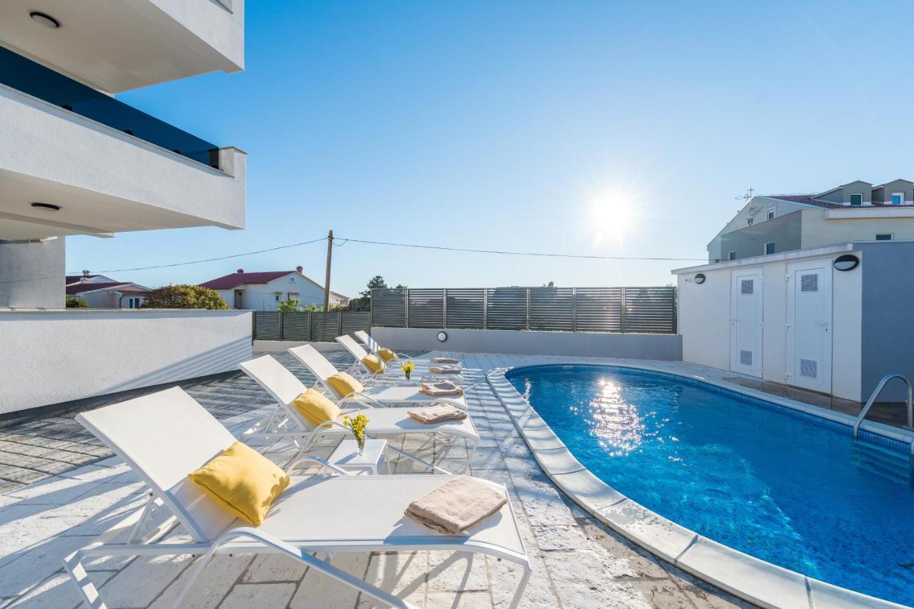 Villa Lena Luxury Apartments Новаля Екстер'єр фото