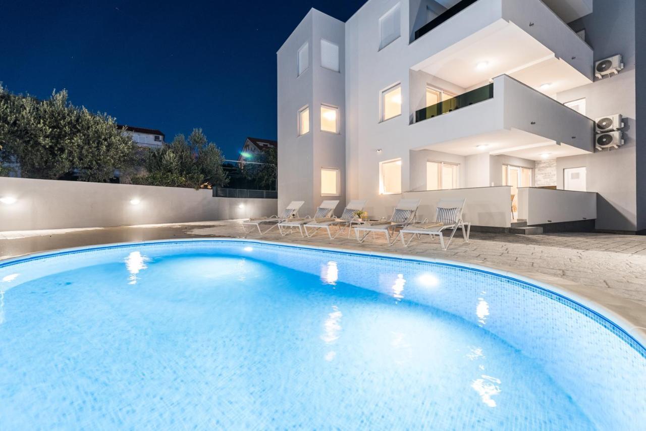 Villa Lena Luxury Apartments Новаля Екстер'єр фото