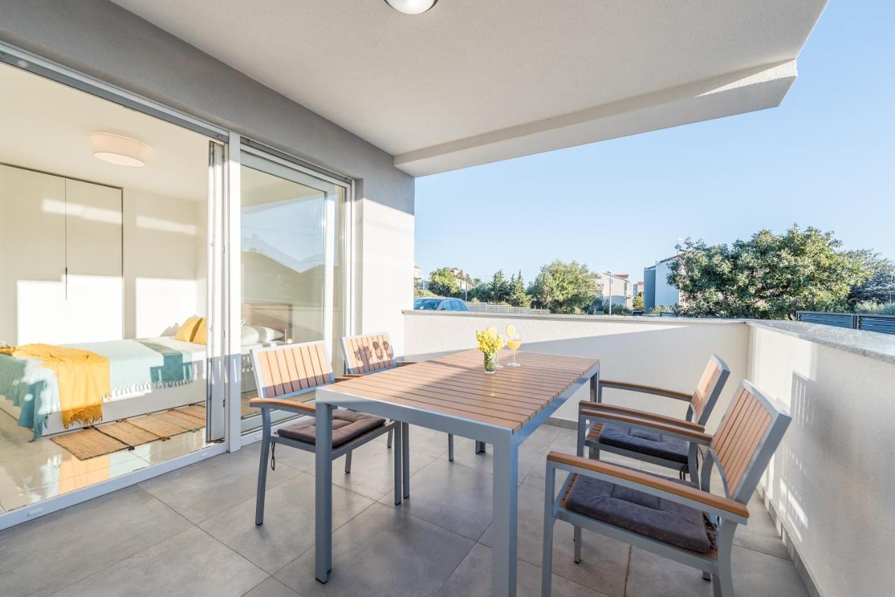 Villa Lena Luxury Apartments Новаля Екстер'єр фото