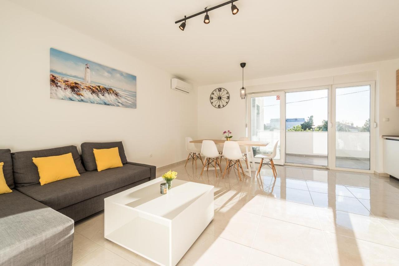 Villa Lena Luxury Apartments Новаля Екстер'єр фото