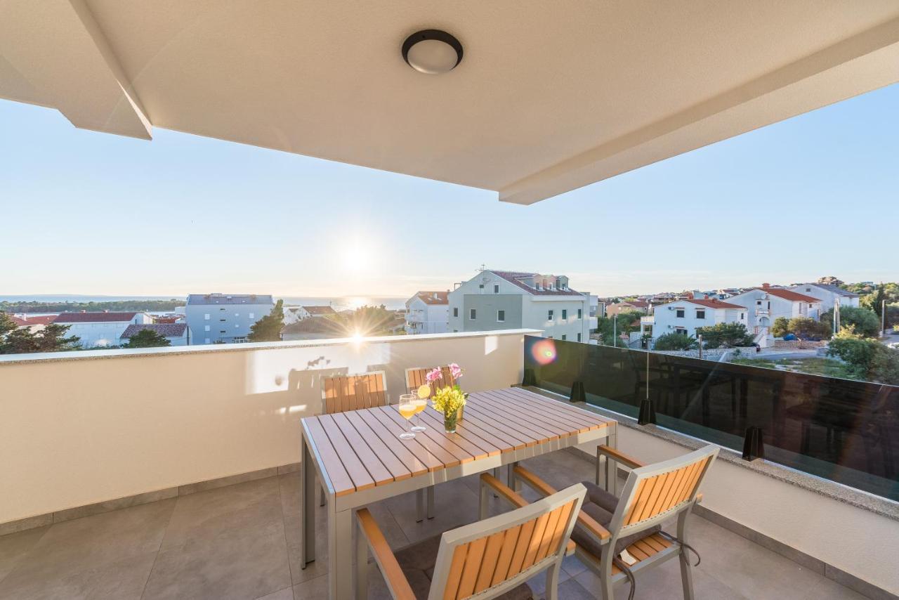 Villa Lena Luxury Apartments Новаля Екстер'єр фото