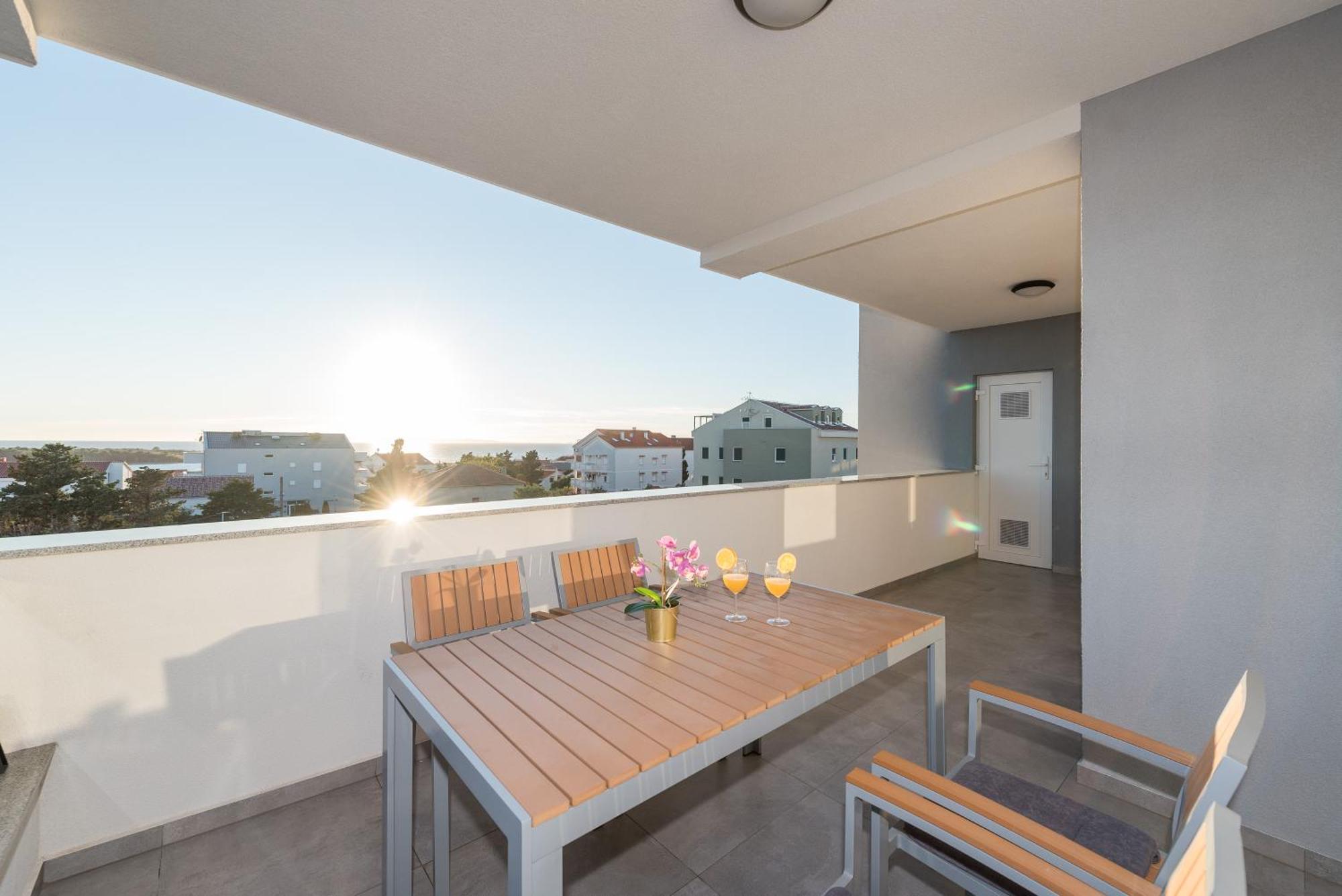 Villa Lena Luxury Apartments Новаля Номер фото