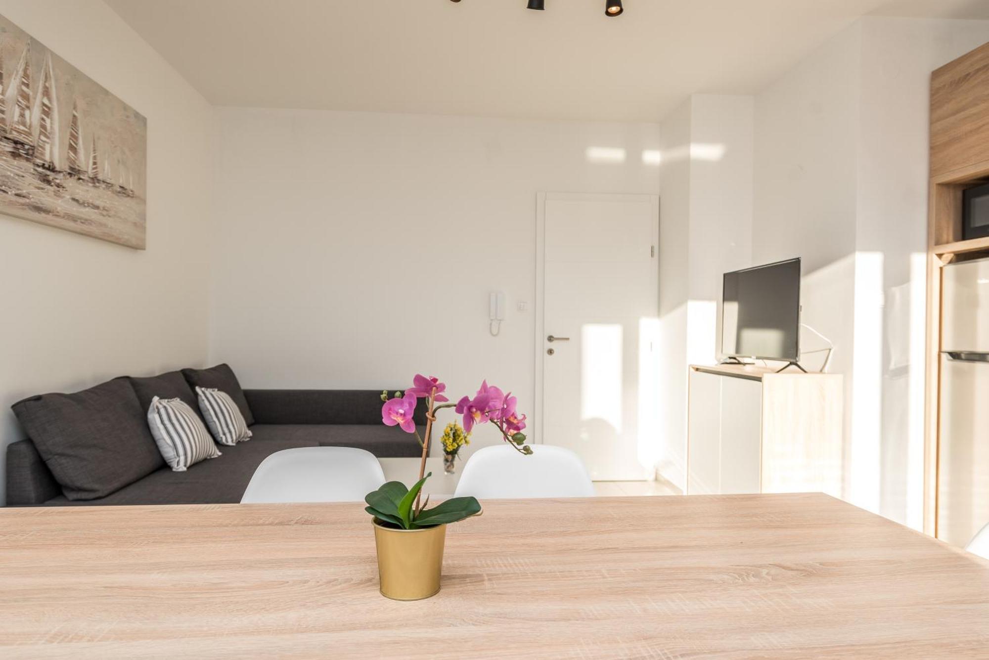 Villa Lena Luxury Apartments Новаля Номер фото